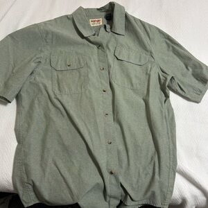 Men’s wrangler button shirt